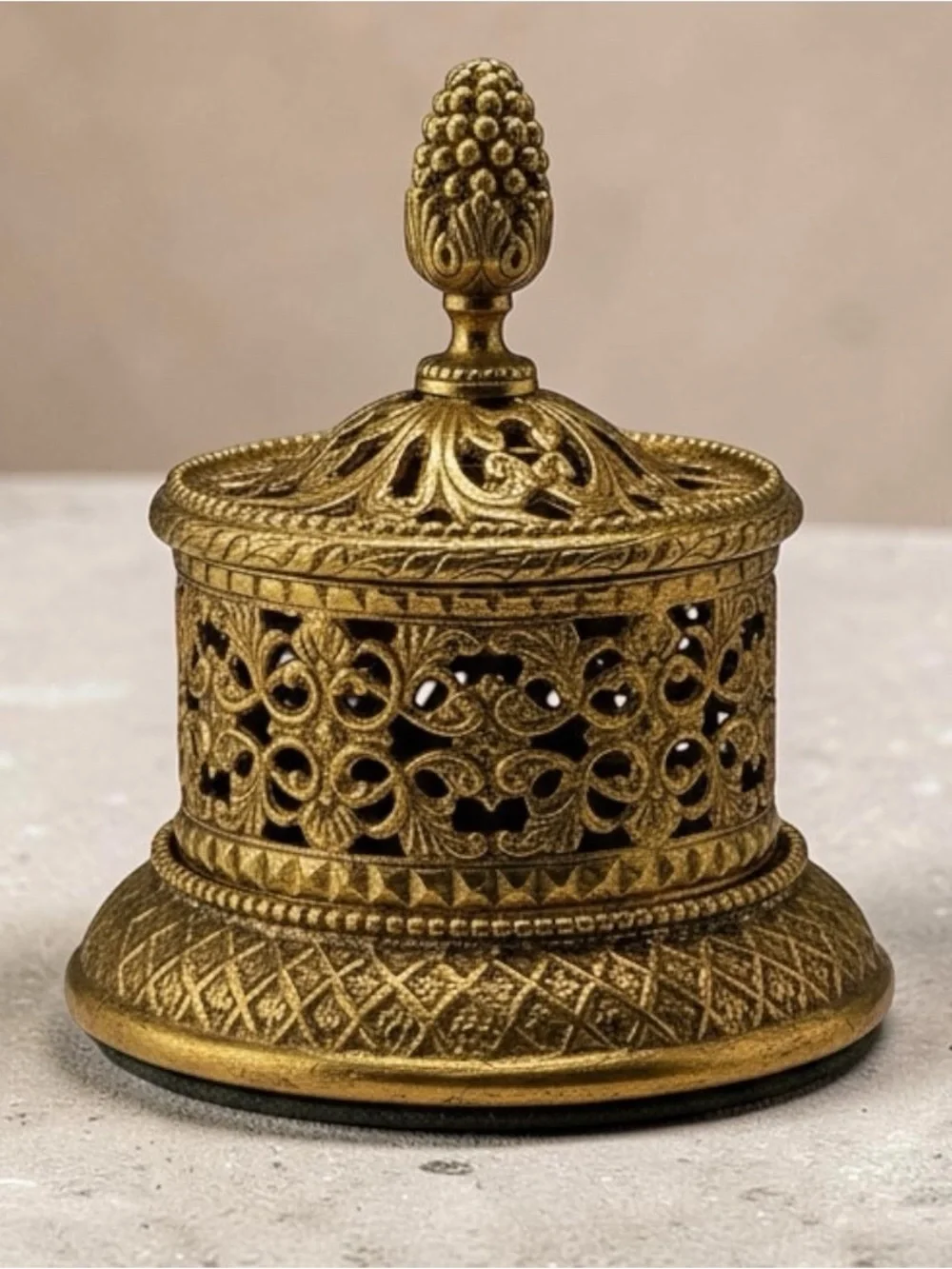 VTG Gold Plated Ormolu Filigree Double Ring Box Hinged Lid Blue Velvet